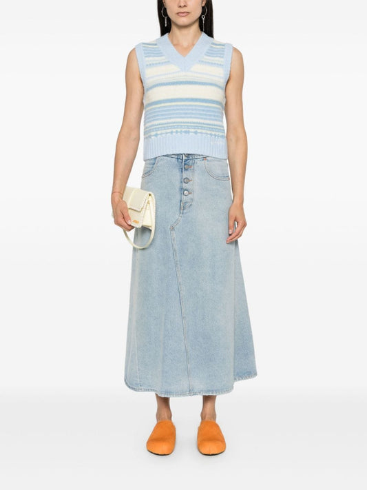 بلوزة غاني مخططة بدون أكمام