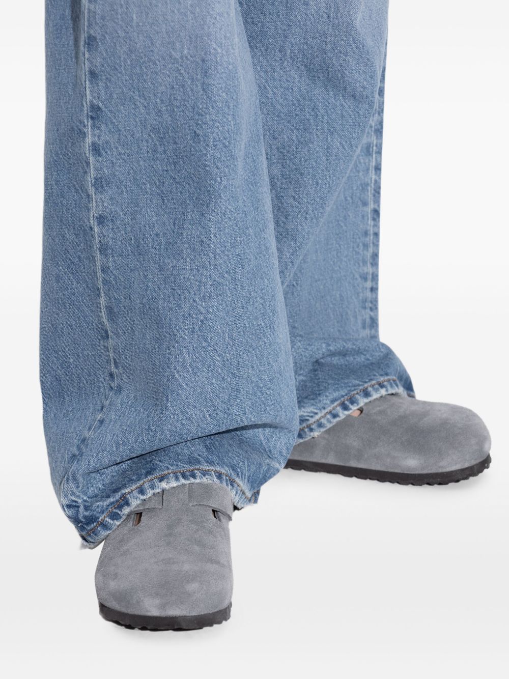 صندل بيركنستوك رمادي