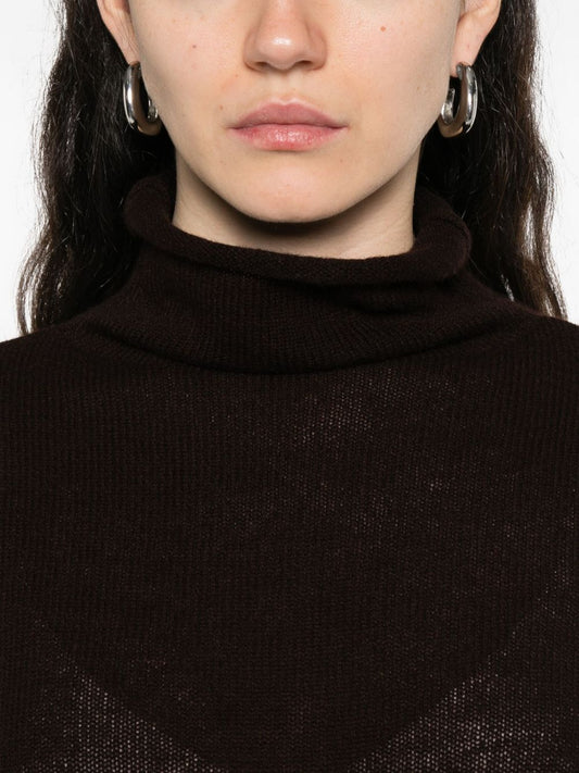 كنزة بي يو، لون بني