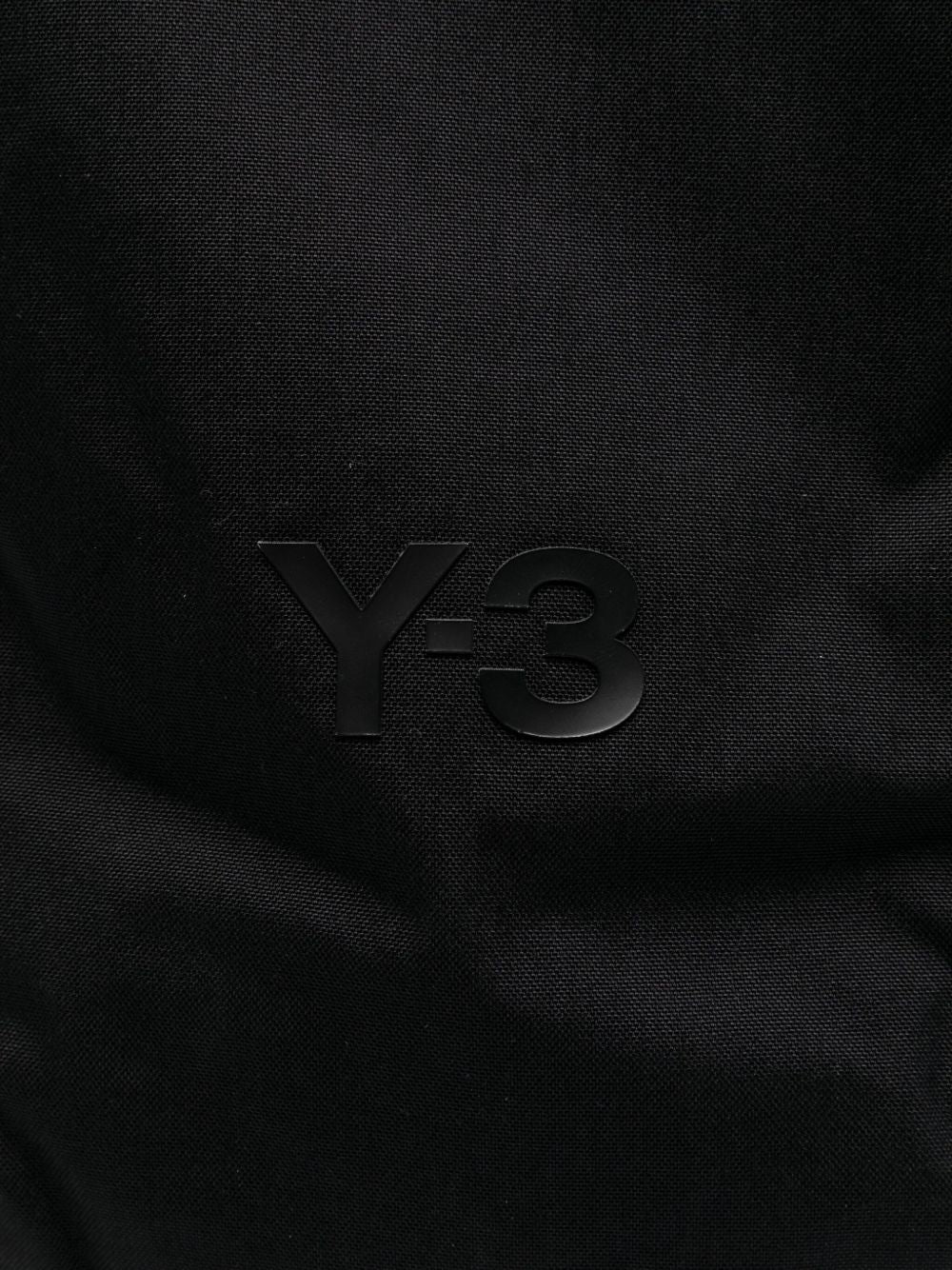 حقيبة ظهر مزودة بشعار Y-3