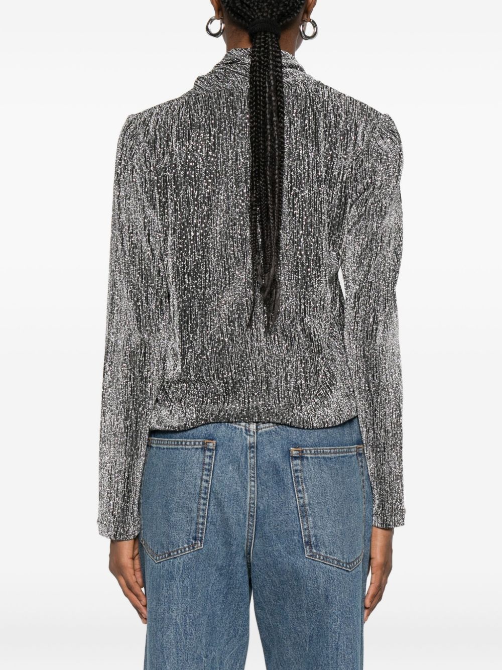 قمصان آيرو الفضية