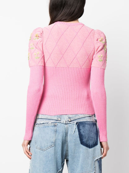 تيشيرتات وبولو كورميو باللون الوردي