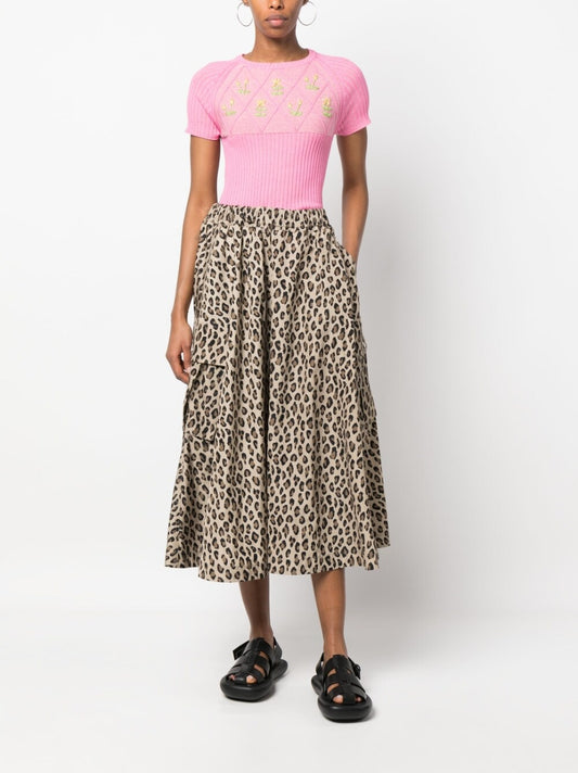 تيشيرتات وبولو كورميو باللون الوردي