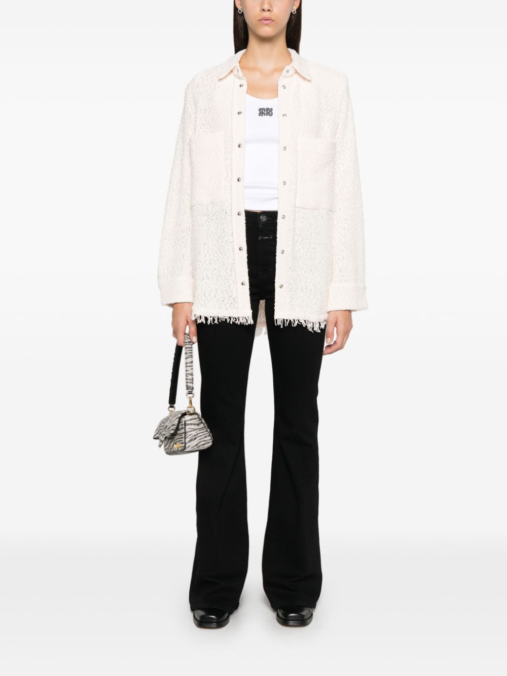 مسحوق إيرو للقمصان