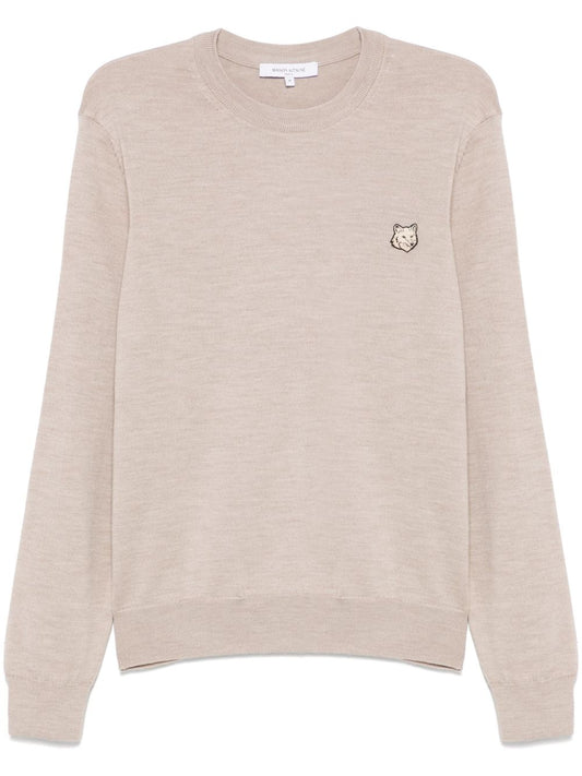 سويتر مزود برسوم ثعلب من Maison Kitsuné.