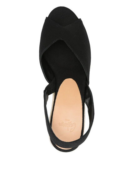 أحذية كاستانيير المسطحة باللون الأسود