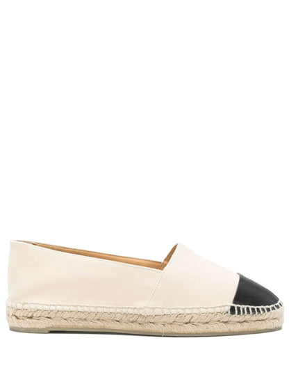 أحذية كاستانيير المسطحة البيضاء