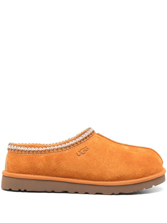 أحذية UGG Australia المصنوعة من الجلد، لون بني.