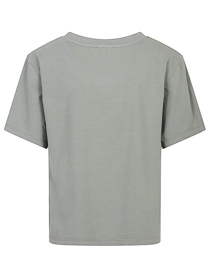 تيشيرتات وبولو أساسية باللون الأخضر