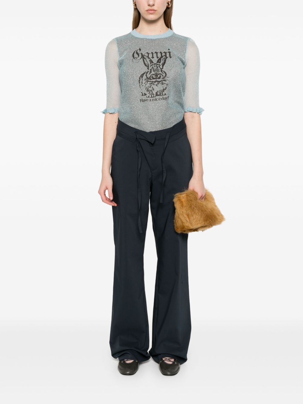 بلوزة غاني مزينة بتفاصيل الأرنب