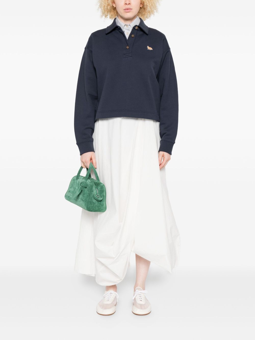 تيشيرت بولو مزين بربطة عنق من Maison Kitsuné مطرزة بتصميم ثعلب