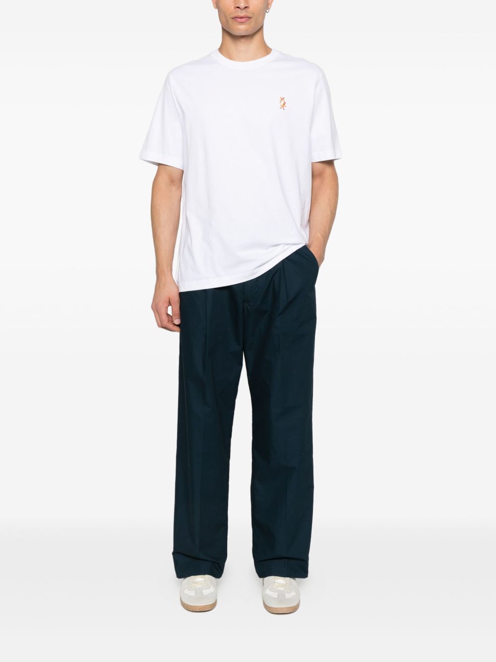 تيشيرت مزين بربطة الفأر من Maison Kitsuné