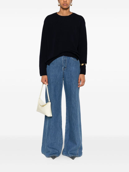 بلوفرات بي يو زرقاء