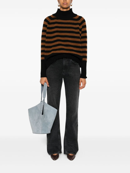 بلوفرات بي يو زرقاء