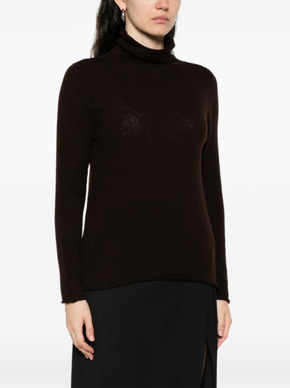 كنزة بي يو، لون بني