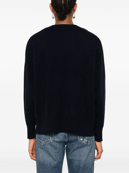 بلوفرات بي يو زرقاء