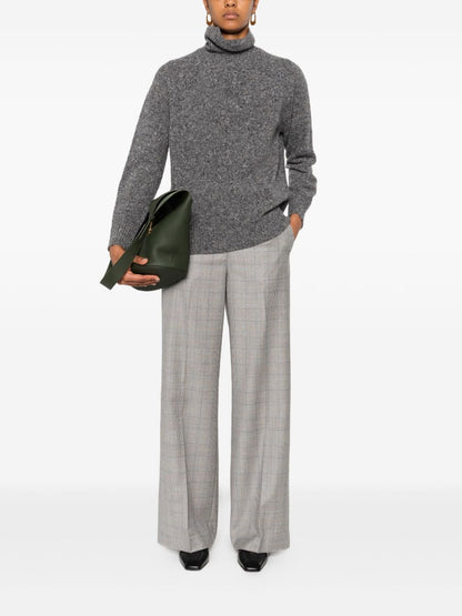 بلوفرات بي يو رمادية