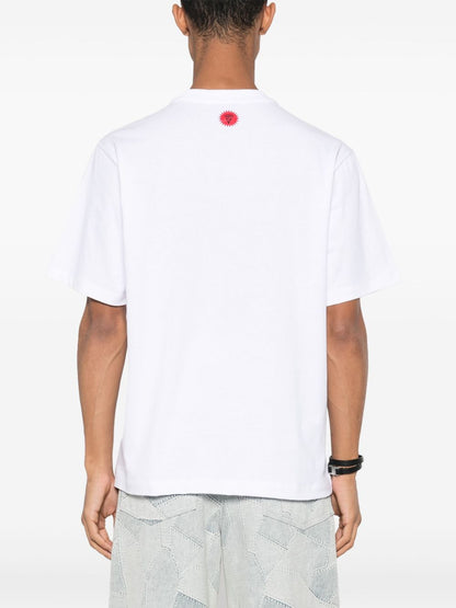 تيشيرتات وبولو ايس كريم بيضاء