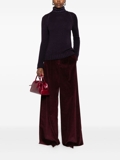 كنزة أساسية أرجوانية