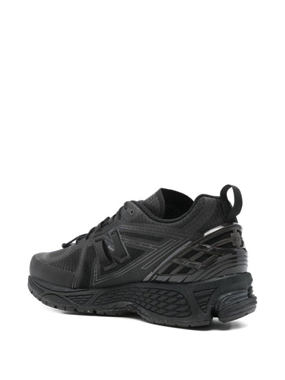 New Balance Sneakers Black