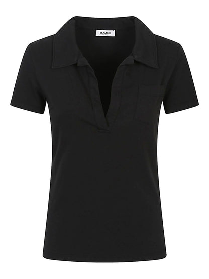 تيشيرتات وبولو أساسية باللون الأسود