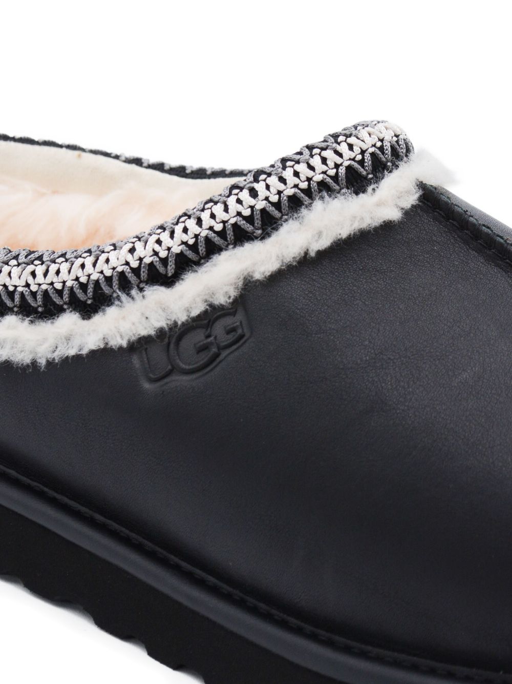 أحذية UGG Australia الصيفية السوداء