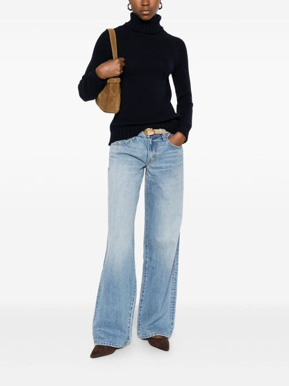 بلوفرات أساسية زرقاء