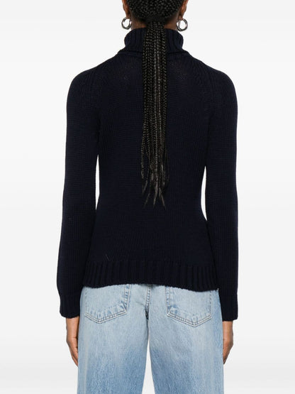 بلوفرات أساسية زرقاء