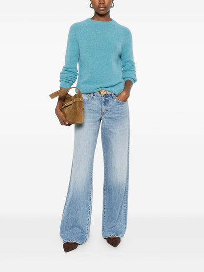 كنزات أساسية زرقاء فاتحة