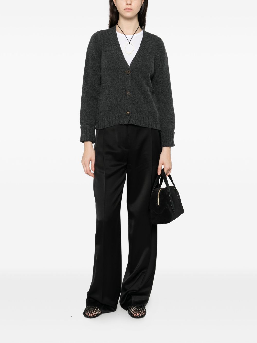 بلوفرات أساسية رمادية