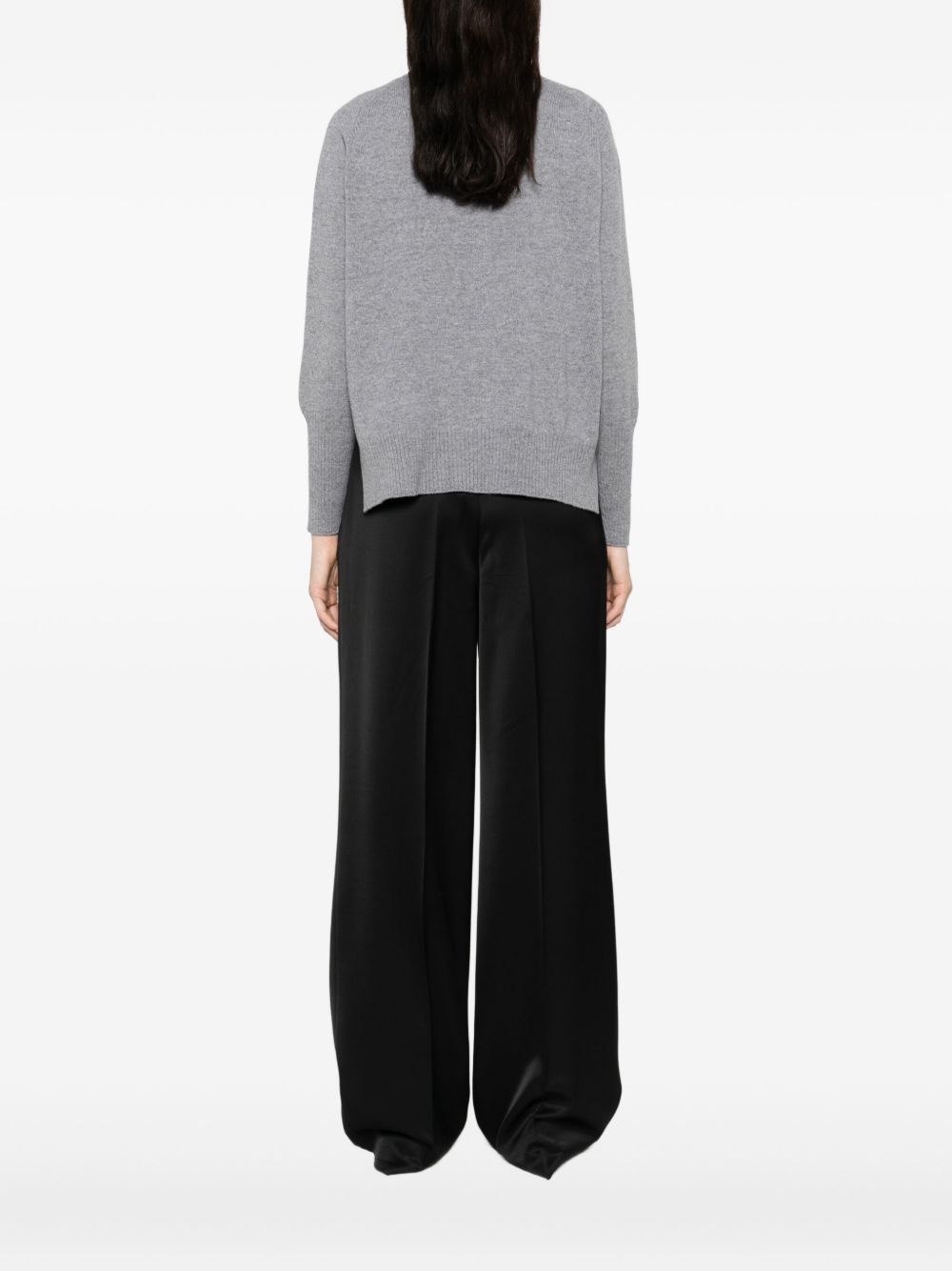 بلوفرات أساسية رمادية