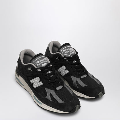 New Balance Made in UK 991v2 Sneakers in Black